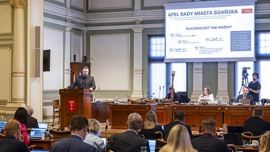 Gdańscy radni, przy sprzeciwie klubu PiS, przyjęli apel przeciwko nienawiści i przemocy