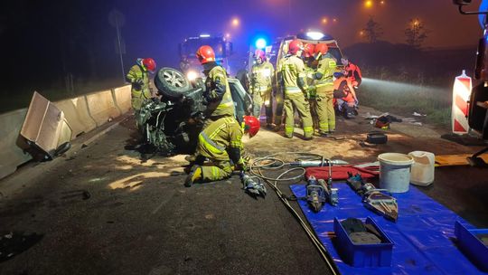 Groźne dachowanie na Sucharskiego w Gdańsku. Cztery młode osoby ranne