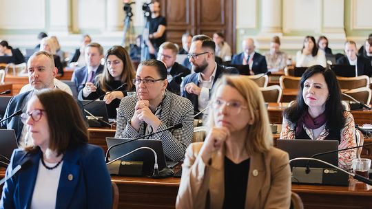 Gdańsk jednogłośnie przeciw Rokowi UPA. Ale o ukraińskie flagi radni się pokłócili
