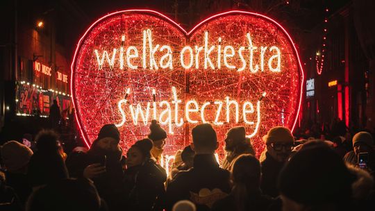 Gdańsk: Ukradli puszkę WOŚP, alkohol i papierosy. Wpadli w tramwaju