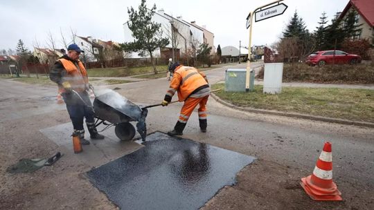 Gdańsk: Ulice jak szwajcarski ser. Trwają naprawy ubytków