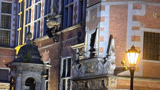 Gdańsk: Mężczyzna spadł ze Zbrojowni po próbie wspinaczki