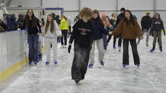Gdańskie lodowisko w nowej odsłonie już działa! Nowa hala namiotowa i cennik