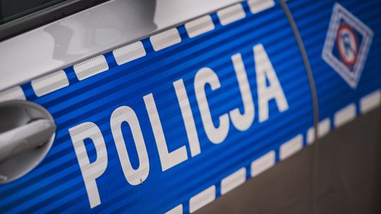 policja, radiowóz, zdjęcie ilustracyjne