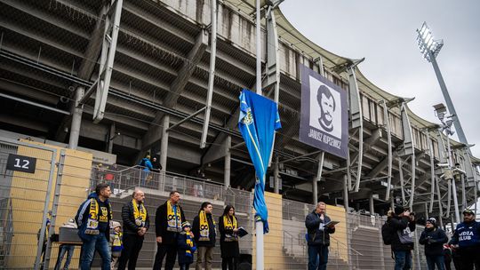 Gdynia. Legenda Arki Janusz Kupcewicz ma od teraz swój plac przed stadionem