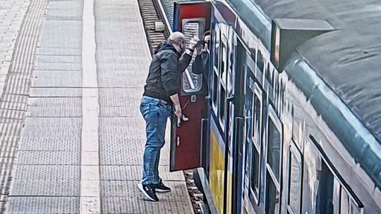 Gdynia: Mężczyzna zaatakował kierowniczkę pociągu SKM