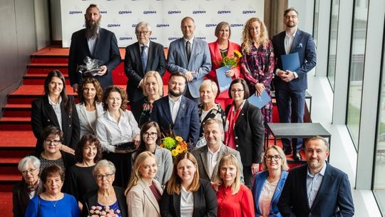 Gdynia nagrodziła 15 pracowników ochrony zdrowia. Medal „Civitas e Mari” dla ministry zdrowia