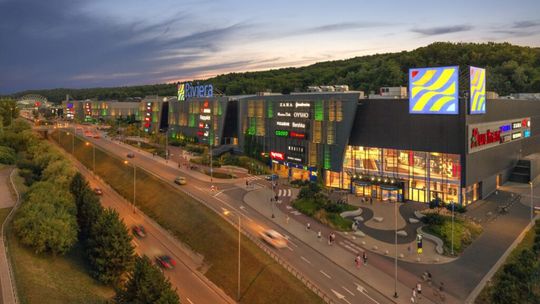 Gdynia. Nocne ćwiczenia służb i wojska przy CH Riviera. Będą utrudnienia. Stosujcie się do poleceń
