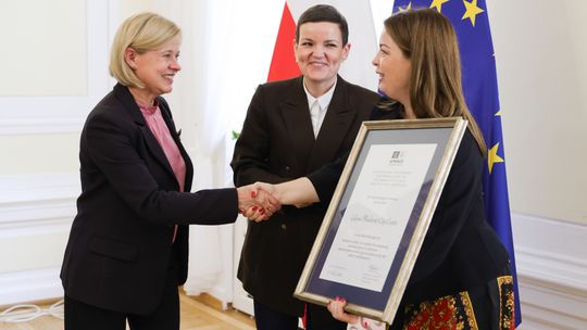 wręczenie certyfikatu UNESCO dla Gdyni