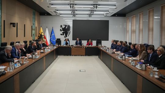 Gra w wisielca i hejt wśród nastolatków. W Gdańsku obradował specjalny zespół