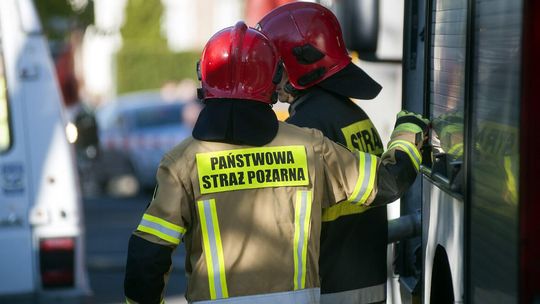 strażacy, straż pożarna, zdjęcie ilustracyjne