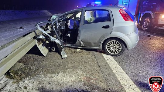 Groźny wypadek pod Chojnicami! Kierowca w ciężkim stanie trafił do szpitala