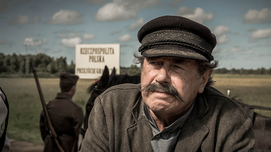 Janusz Gajos - kadr z filmu "Kamerdyner"