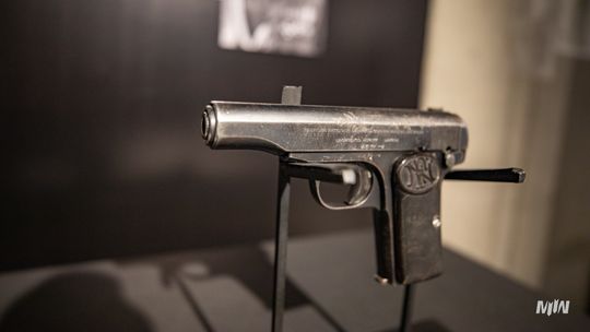 Historyczna broń dowódcy Westerplatte w zbiorach Muzeum II Wojny Światowej Pistolet mjr. Henryka Sucharskiego trafił do muzeum w Gdańsku