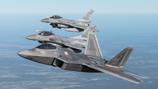 Huk nad Pomorzem? Wojsko zapowiada ćwiczeniowe loty naddźwiękowe Huk nad Pomorzem? Wojsko zapowiada kolejne loty naddźwiękowe