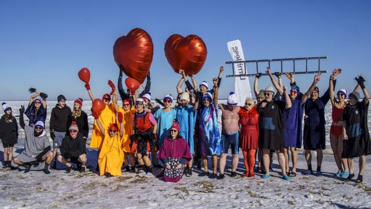 I mors you, czyli miłość w zimnej wodzie! Walentykowa kąpiel sopockich morsów