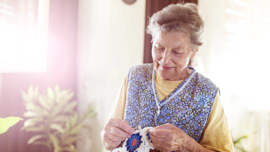 Ilu stulatków żyje na Pomorzu? Od ZUSu mogą liczyć na specjalne świadczenie