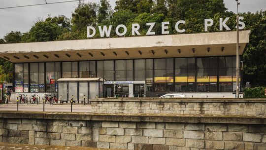Imponował nowoczesnością, dziś walczy o przetrwanie i przegrywa. Jaka przyszłość czeka dworzec autobusowy w Gdańsku? [Zobacz zdjecia]