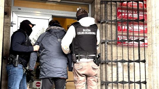 Importowali towar z Rosji i Białorusi. Za naruszenie sankcji grozi im nawet 30 lat