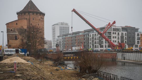 Intensywne prace przy przebudowie Mostu Stągiewnego