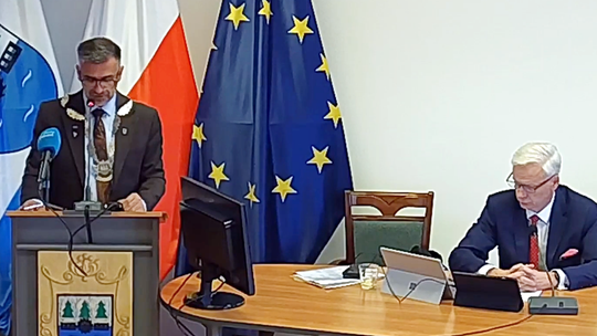 Burmistrz Czerska bez wotum zaufania. "Płakać nie będę, idziemy dalej"