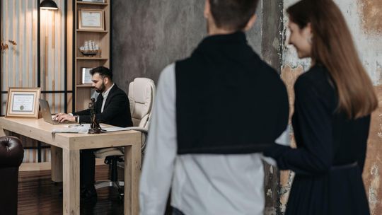 Jak wybrać dobrego adwokata w Gdańsku do sprawy karnej