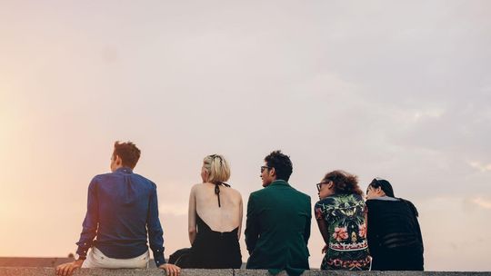 młodzi ludzie, zdjęcie ilustracyjne