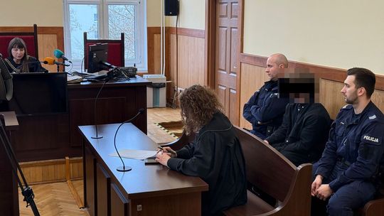 Jest wyrok ws. tragicznego wypadku. Po pijaku wjechał w pieszych, zginęła jedna osoba Słupsk: Po pijaku wjechał w pieszych, zginęła jedna osoba. Jest wyrok