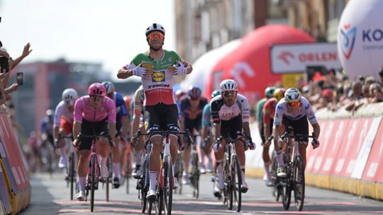 Jonathan Milan triumfuje w Koszalinie na mecie I etapu Tour de Pologne