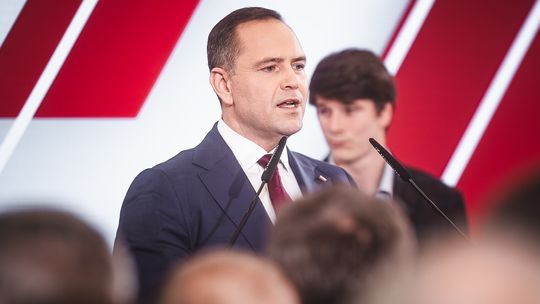 Karol Nawrocki pozywa Onet za tekst o sprowadzaniu prostytutek do hotelu w Sopocie