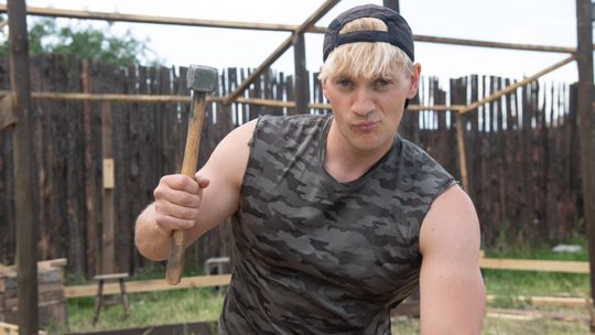 Mieszkaniec Kartuz w reality show „Farma”. Janosik powalczy o 100 tys. zł!