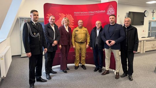 Parada wozów strażackich na Kaszubach. 120 km na 120-lecie OSP Szemud