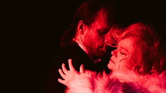 Adam Machalica i Katarzyna Figura w spektaklu "Szary Anioł"