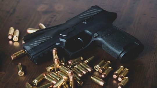 Kiełpino: Postrzelił się z własnej broni. W ciężkim stanie trafił do szpitala