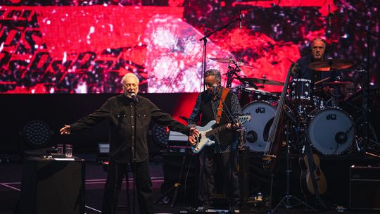 Tom Jones zagrał porywający koncert w wypełnionej niemal po brzegi Operze Leśnej w Sopocie