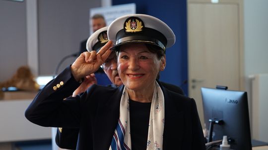 Kobiety na statkach również noszą czapki kapitanów