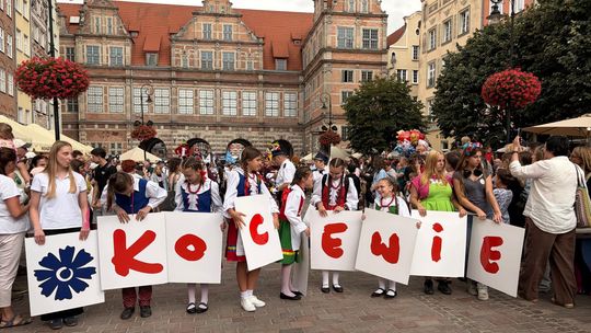Kociewiacy opanowali Gdańsk. Rekordowy Korowód Kociewski podczas Święta Kociewia