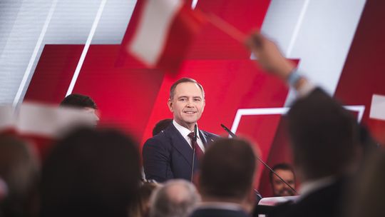 Kogo najbardziej doświadczą rządy skrajnej prawicy? Pracowników sektora budżetowego