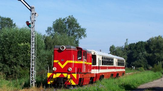 Koleją wąskotorową po Mierzei Wiślanej można już podróżować codziennie