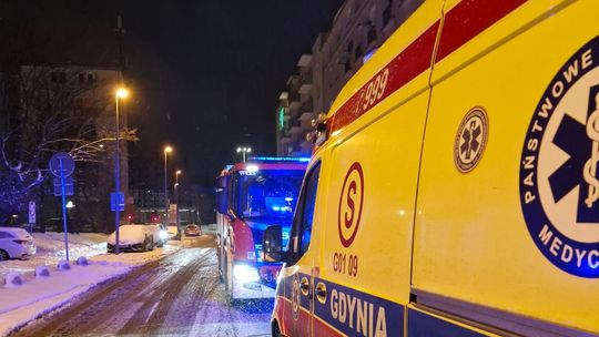 Gdynia: Kobieta ważyła ponad 180 kg. Strażacy ewakuowali ją z mieszkania