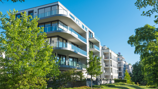 Kolejny bat na deweloperów. Miasta podnoszą podatek za puste mieszkania