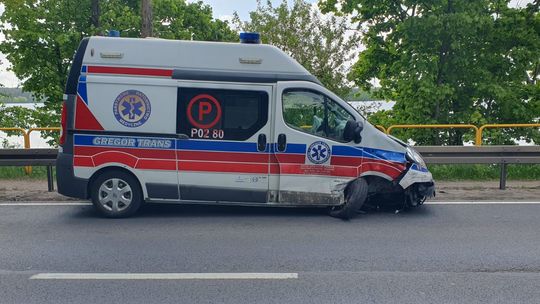 wypadek karetki pod Człuchowem