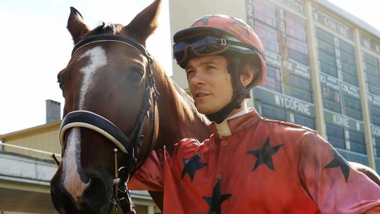 Konie, hazard i pieniądze. "Wielka Warszawska" wkrótce w kinach, zdjęcia kręcono w Sopocie Konie, hazard i duże pieniądze. Zdjęcia do "Wielkiej Warszawskiej" powstały w Sopocie