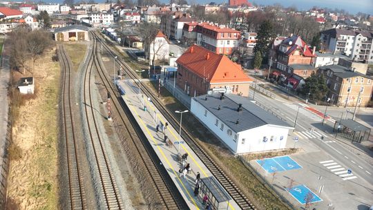 Koniec przepełnionych i spóźnionych pociągów na Hel?