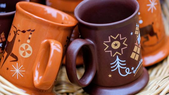 Kontrowersje wokół kubków promujących świąteczny jarmark w Gdańsku. „Błąd graficzny”