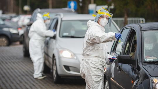 Koronawirus znów atakuje w Europie. Czy czeka nas trzecie lato z pandemią?