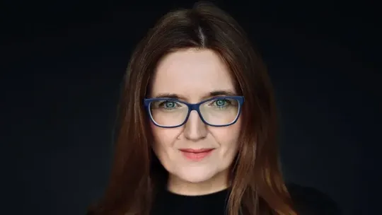 Krystyna Chwin zaprasza do biblioteki na rozmowę z Urszulą Morgą