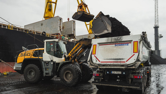 „Afera węglowa”. RARS zawiadamia prokuraturę ws. importu węgla z 2022 roku przeładunek węgla, port Gdańsk