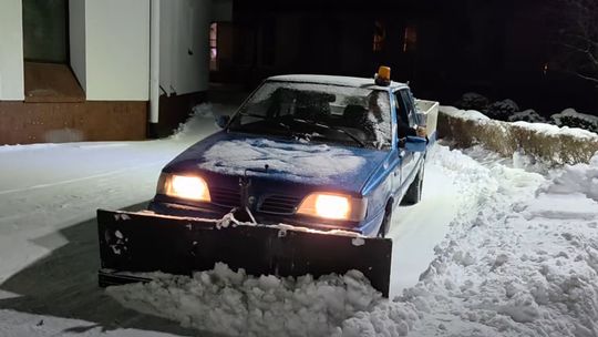 Ksiądz z Wejherowa znów podbija internet! „Zima nam niestraszna, ho, ho, ho!"