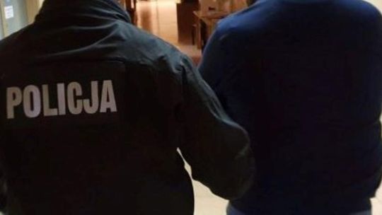 Gdynia: Chciał ukraść kabanosy. Pracownikom sklepu groził nożem